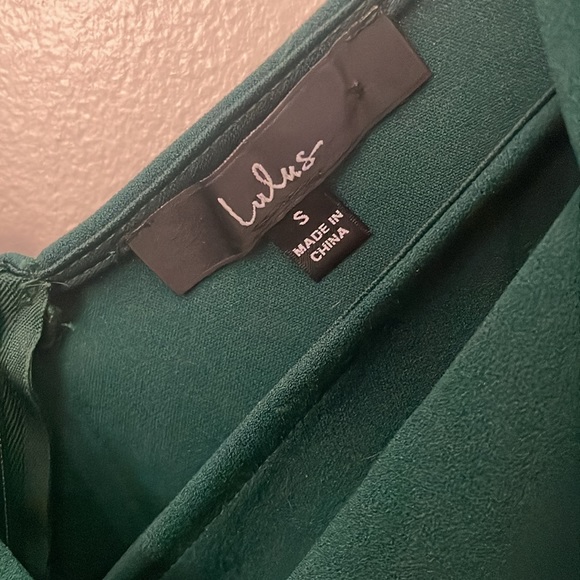 Mini cocktail dress with Cold shoulder style - Picture 2 of 3